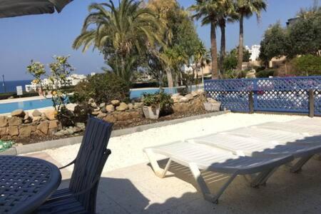 Kings Palace - Superb 2 Bed Ground Floor Apartment Paphos Exterior photo